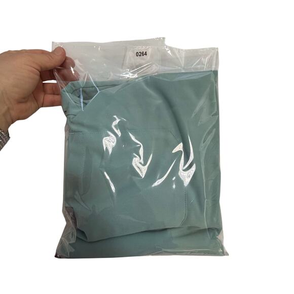 Figs scrub top Aquamarine Kaya style nurse medical work wear sz M PO# 1403 - Picture 11 of 11